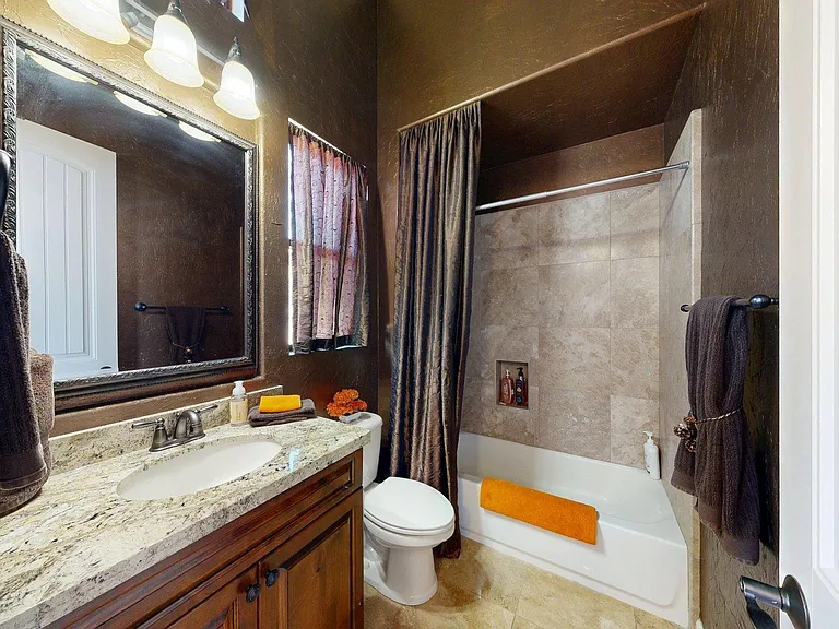 8724 E Regina Cir — Photo 36