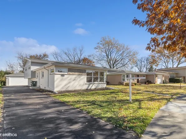 7624 Maple St, Morton Grove, IL 60053