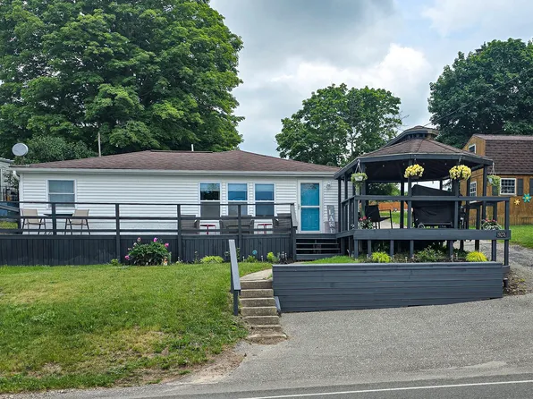 19276 4th St, Chippewa Lake, MI 49320
