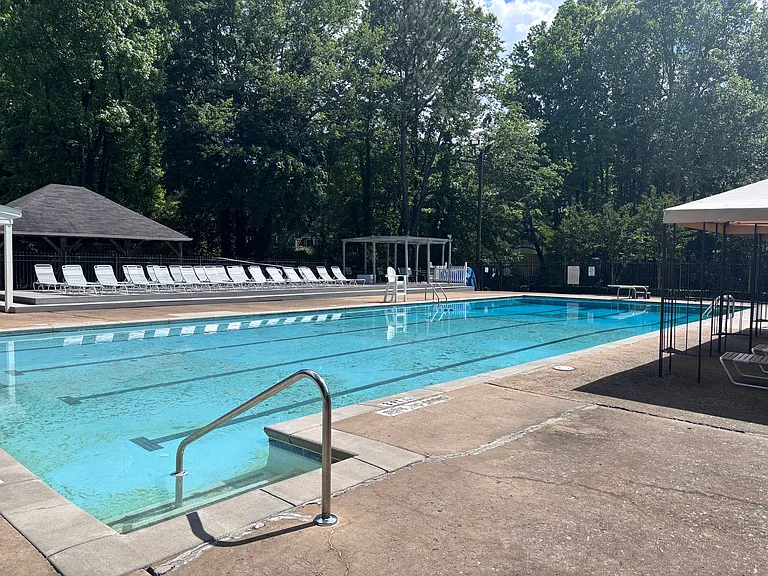 Chestnut Creek Subdivision Has Swim and Tennis