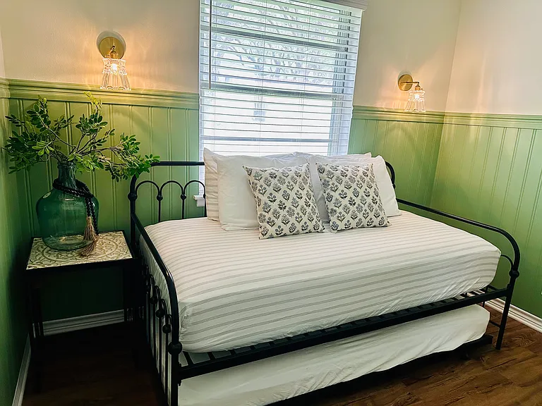 Lazy Oak Dr — Photo 19