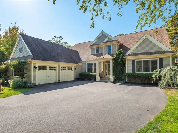 17 Hearthstone, Plymouth, MA 02360