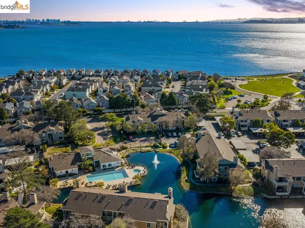 245 Shoreline Ct, Richmond, CA 94804