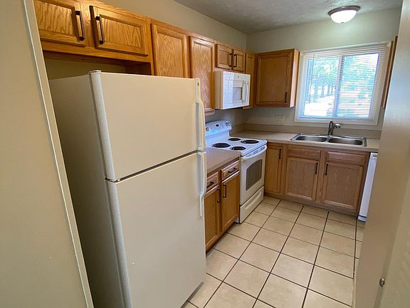 4th image of 4405 S 27th St #G10
