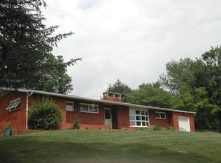 110 Fox Ln, Canton, NC 28716