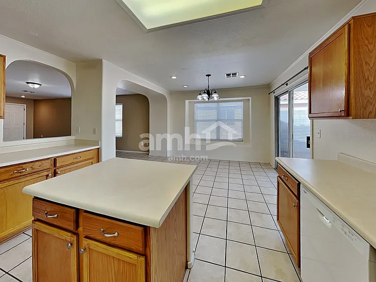 2903 S Channing — Photo 4