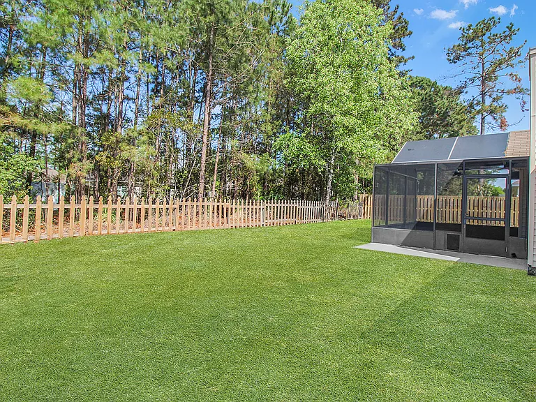 132 Pampas Dr — Photo 41