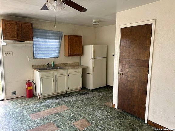 5th image of 502 ALAMO ST