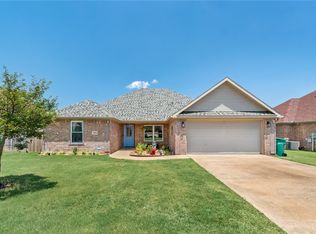 1251 Coventry Ln, Centerton, AR 72719