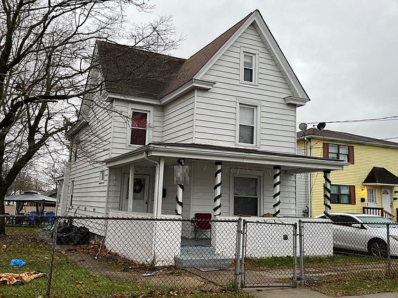 2nd image of 46 Roosevelt St