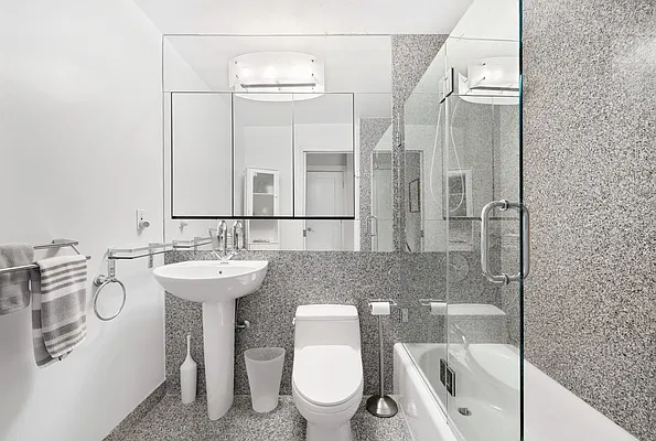 Rented by SERHANT. | media 7