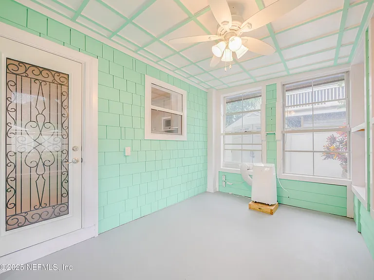6472 Putnam St — Photo 23