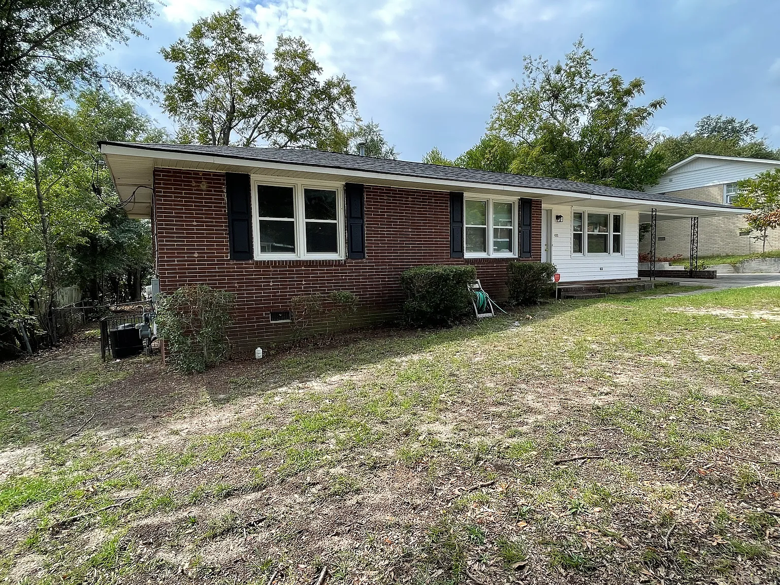 3 bed, 1.5 bath, 1268 sqft, $1,400 — Photo 1