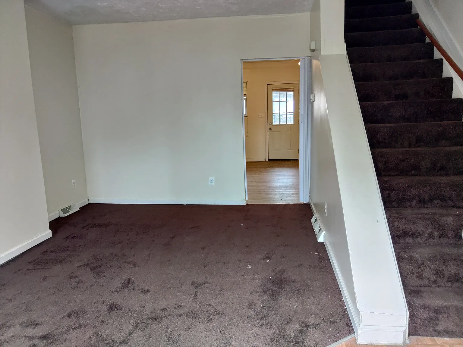 2 bed, 900 sqft, $1,100 — Photo 4