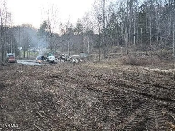 6728 Guest River Rd, Norton, VA 24273