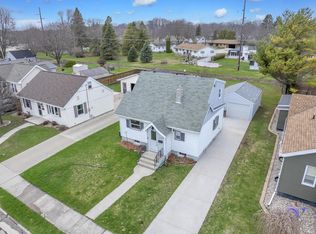 1216 Arlington AVENUE, Manitowoc, WI 54220