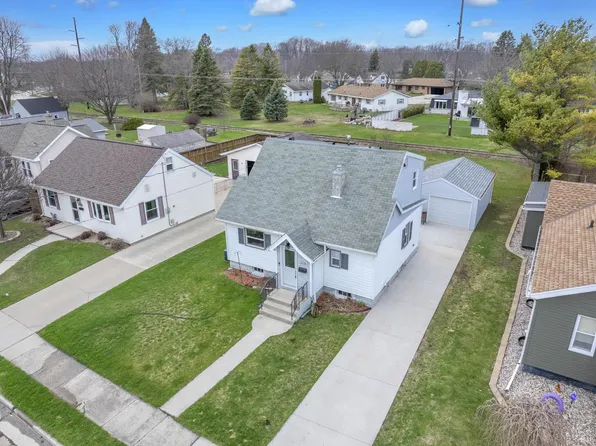 1216 Arlington AVENUE, Manitowoc, WI 54220