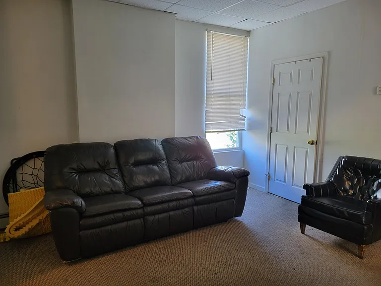 94 14th St #1 — Photo 3