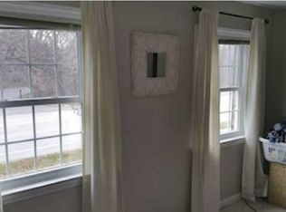 8140 W 26th St, Riverside, IL 60546