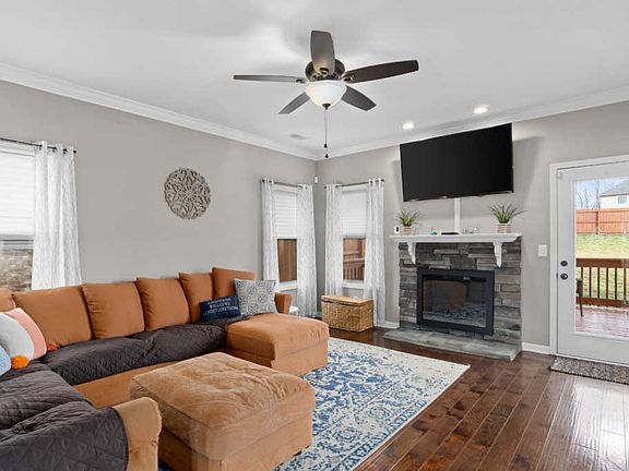 5th image of 1513 Osage Ct