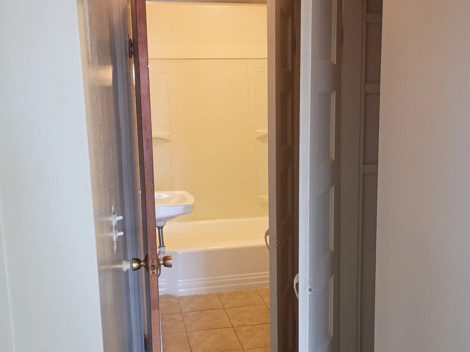1 bed, $1,200 — Photo 3