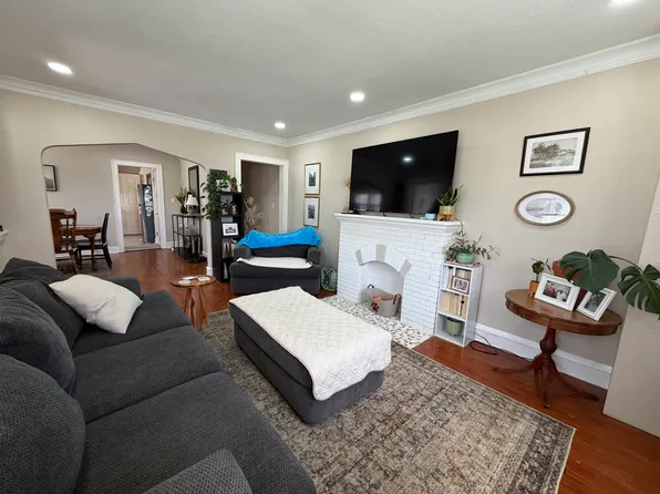 1058 N 43rd St, Milwaukee, WI 53208