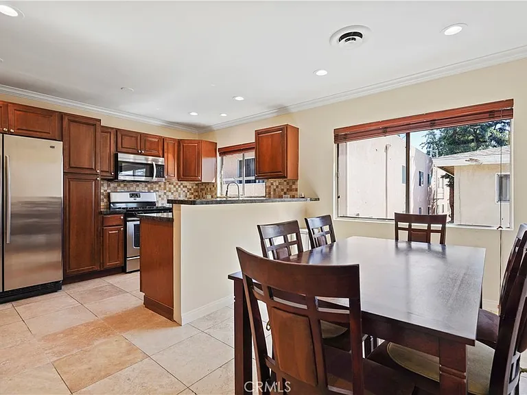 15457 Moorpark St #5 — Photo 4