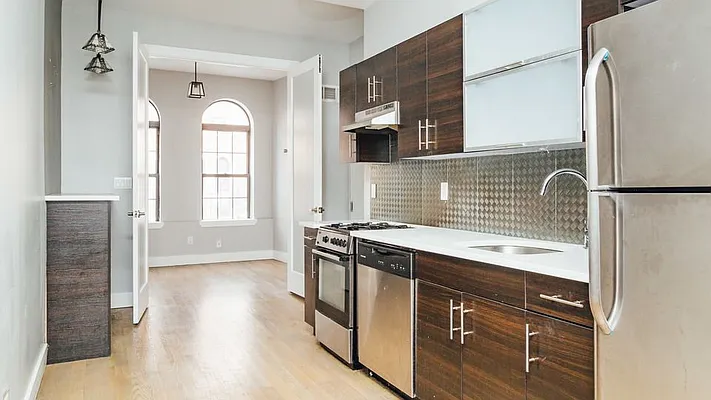 Rented by Nooklyn NYC LLC | media 12