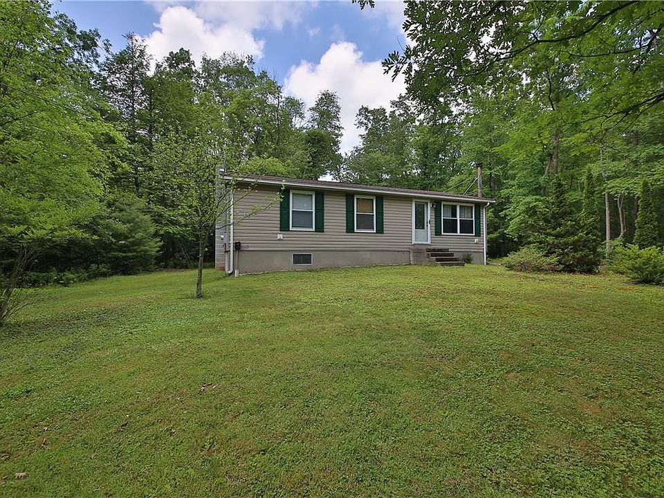 1st image of 11 Blueberry Ln