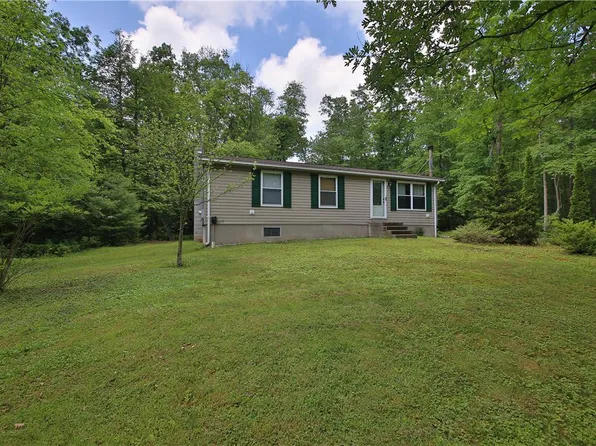11 Blueberry Ln, Nesquehoning, PA 18240