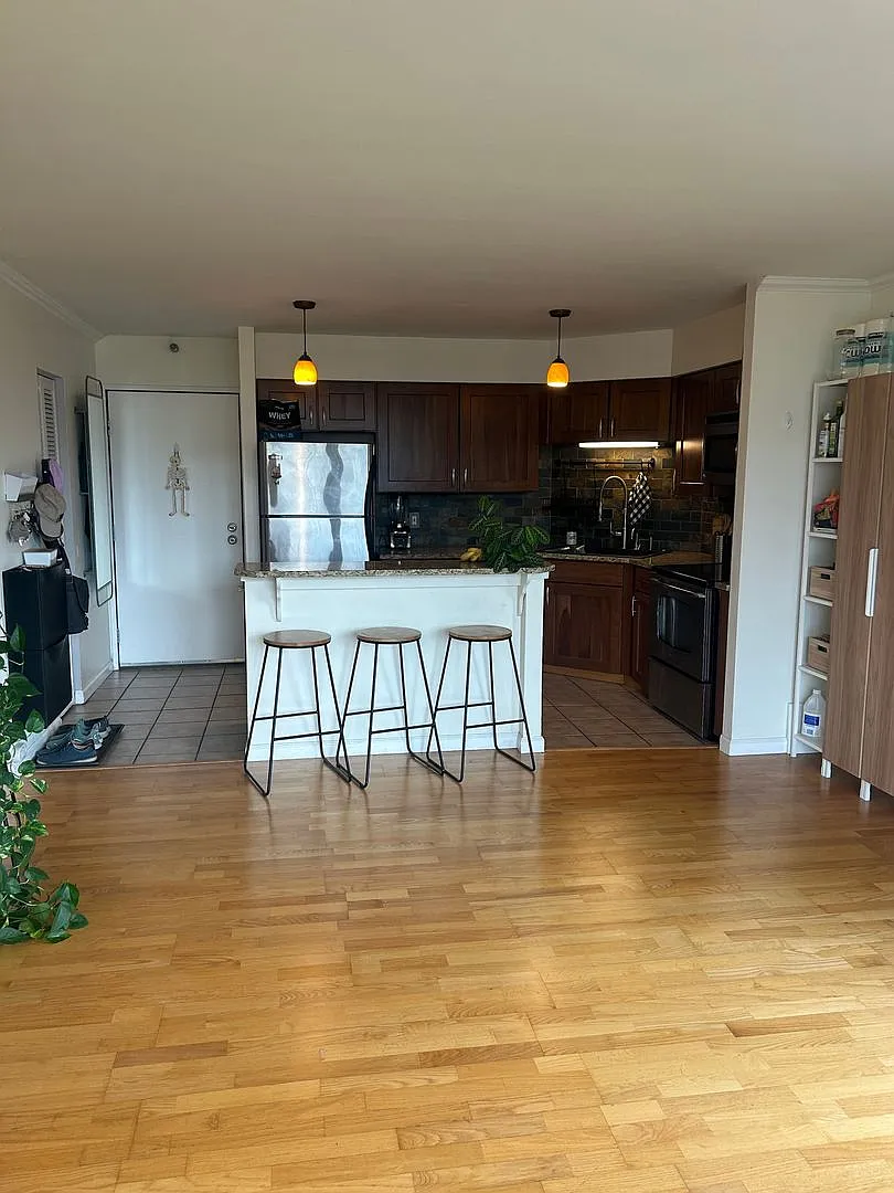 1301 N Speer Blvd — Photo 4