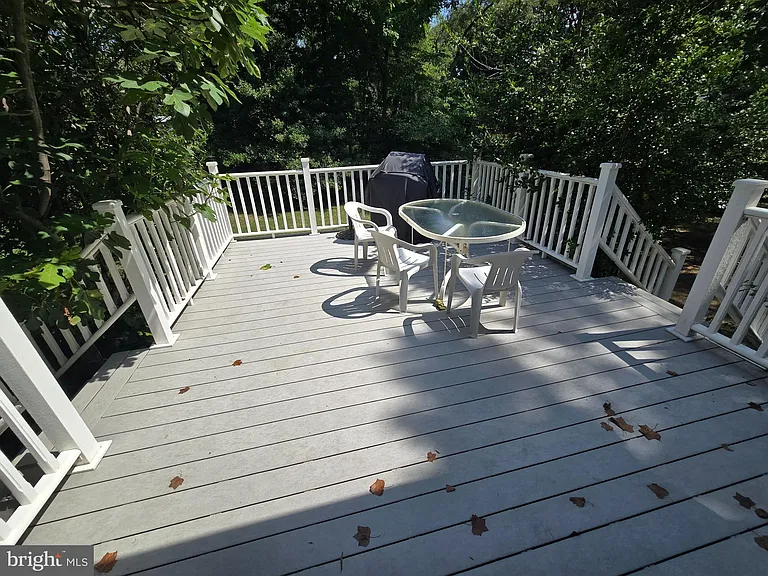 202 Cypress Creek Rd — Photo 8