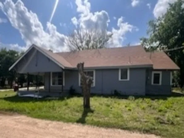1300 Market St W, Honey Grove, TX 75446
