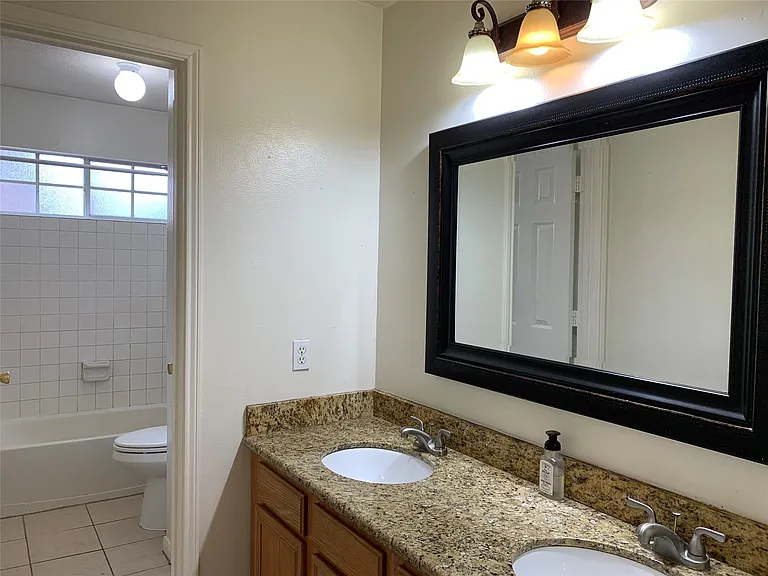 20703 Riviere Ln — Photo 32
