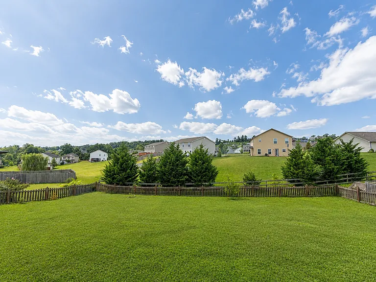 2086 Meadow Creek Ln — Photo 12