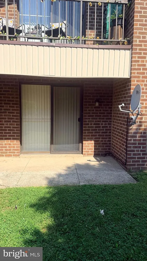 2 bed, 900 sqft, $1,600 — Photo 2