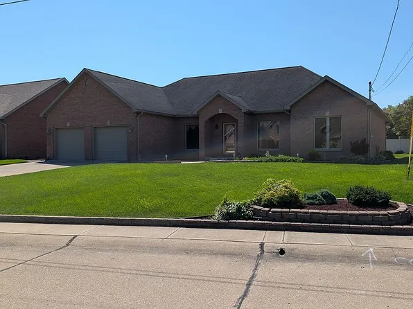 1397 Boulevard Dr, Belpre, OH 45714