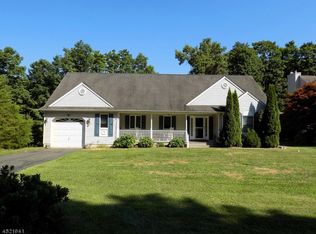 3 Hard Bargain Rd, Oak Ridge, NJ 07438