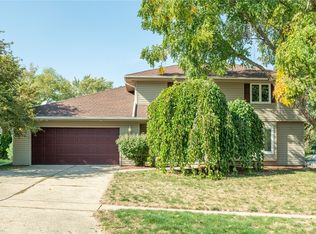 776 Knolls Ct, West Des Moines, IA 50265