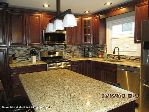 2nd image of 600 Ionia Ave