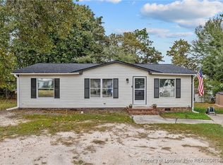 54 W Tryon Ct, Spring Lake, NC 28390