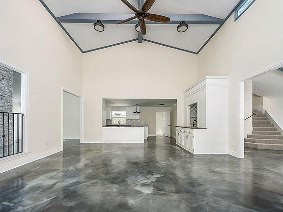 4th image of 3108 Raintree Rd