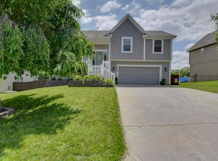 7203 Millbrook St, Shawnee, KS 66218