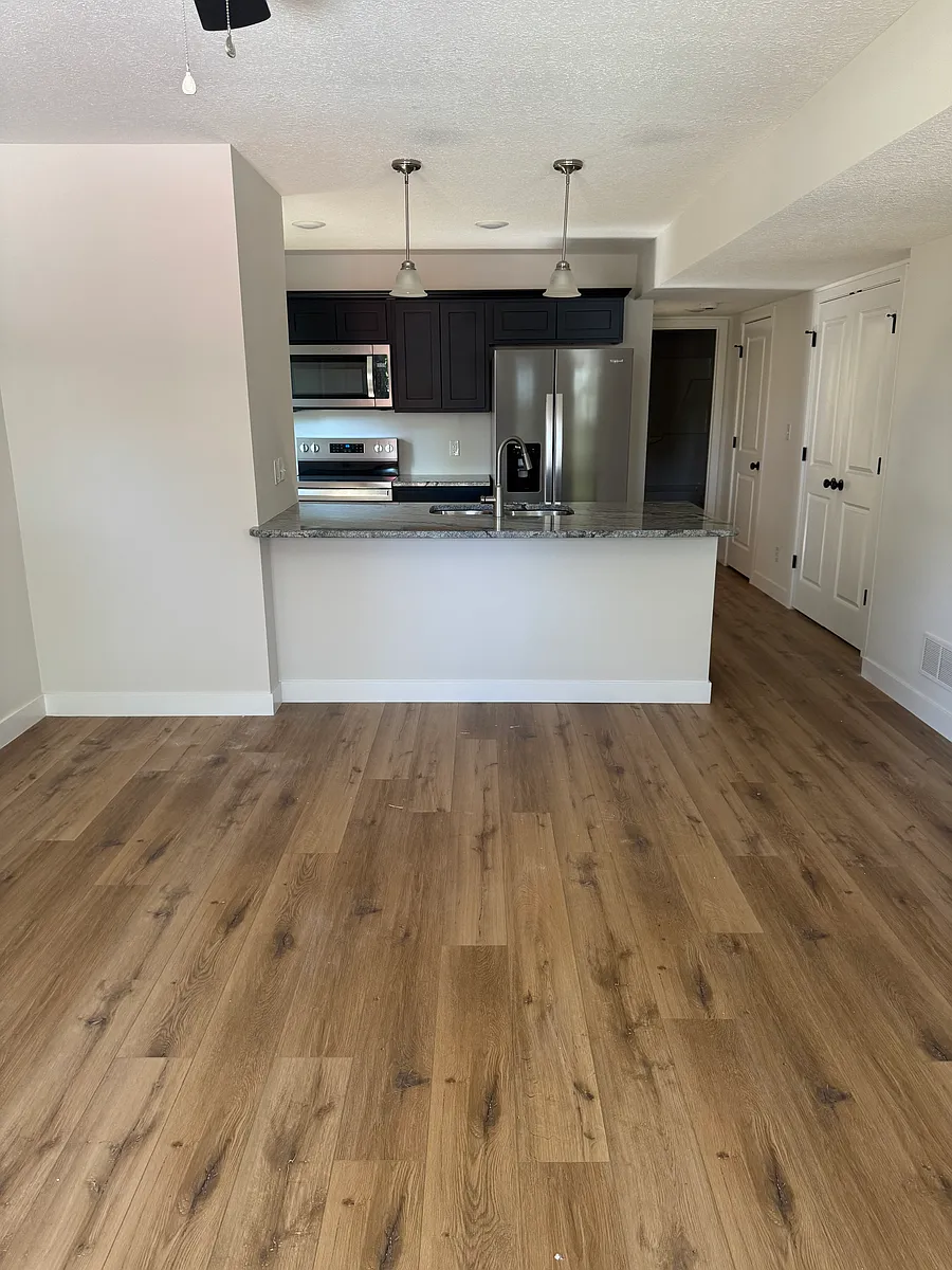 Building Photo - 501 Hickman Ave #101