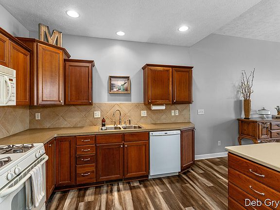 4th image of 8308 Ridgestone Dr SW