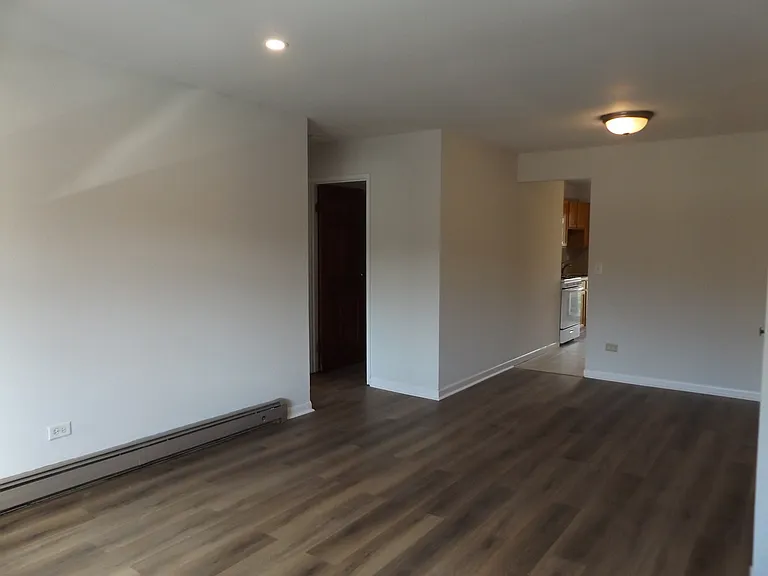 710 W Huntington Commons Rd #2B — Photo 5