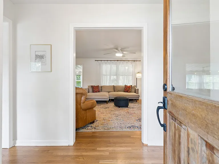 1045 Birchdale Dr — Photo 2
