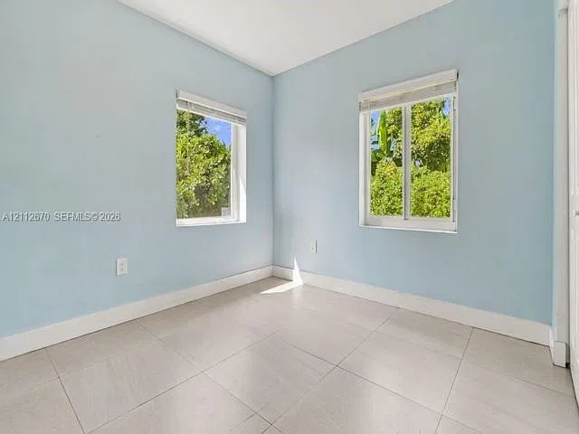 3 bed, 2.0 bath, 1300 sqft, $4,300 — Photo 4