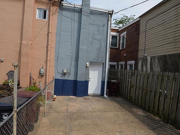 3rd image of 133 N Dupont St