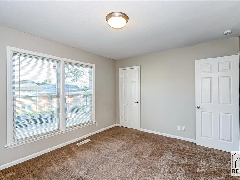2201 Walden Dr — Photo 7